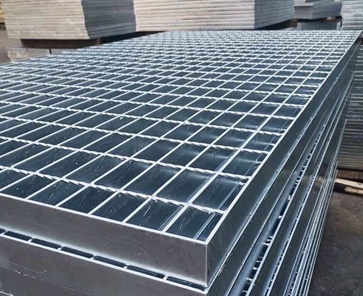 不銹鋼鋼格柵G504/40/100W，表面拋光處理，1.2米寬